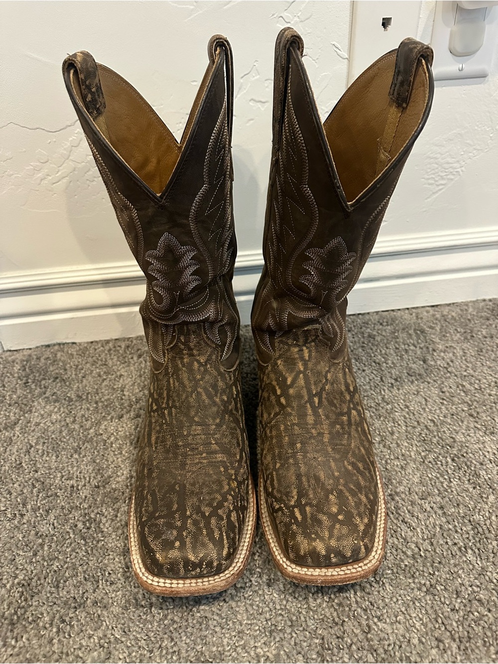 Durango Men's Dark Brown rustic tobacco Western Boots